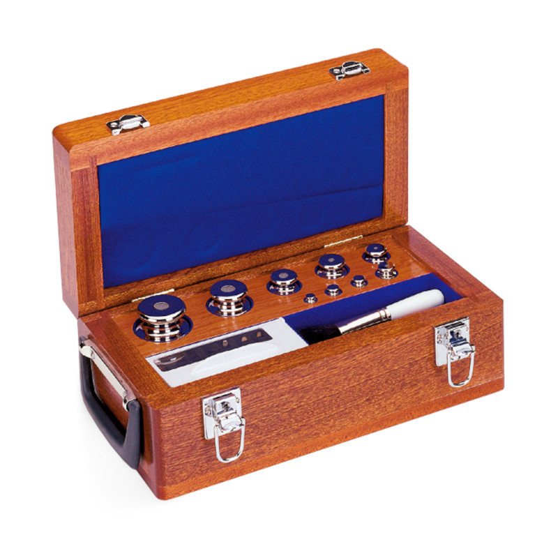 Cilíndrico con cámara de ajuste, juego (1 mg - 10 kg), caja de madera